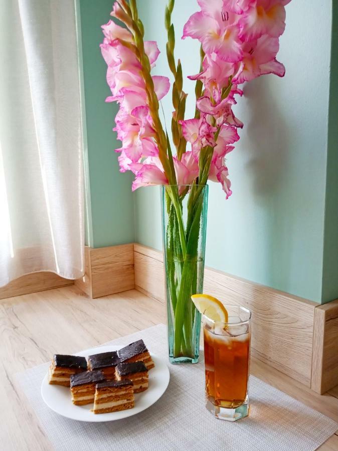 Valentina Apartman Apartment เอ็กเกอร์ ภายนอก รูปภาพ