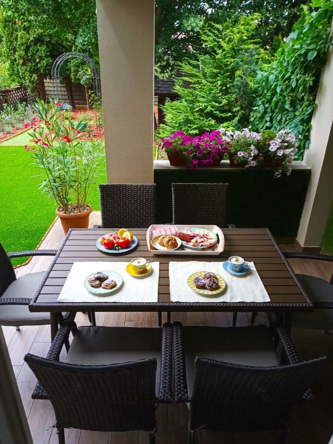 Valentina Apartman Apartment เอ็กเกอร์ ภายนอก รูปภาพ