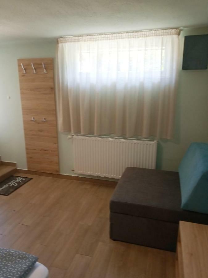 Valentina Apartman Apartment เอ็กเกอร์ ภายนอก รูปภาพ