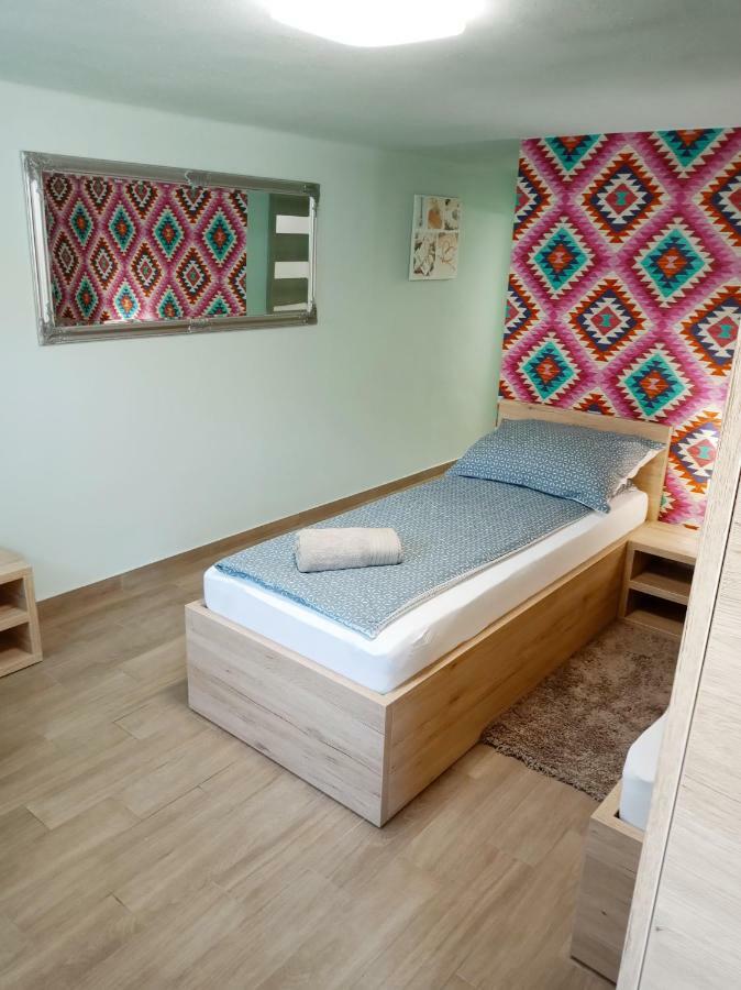 Valentina Apartman Apartment เอ็กเกอร์ ภายนอก รูปภาพ
