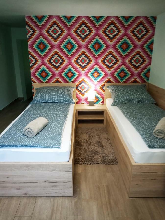 Valentina Apartman Apartment เอ็กเกอร์ ภายนอก รูปภาพ