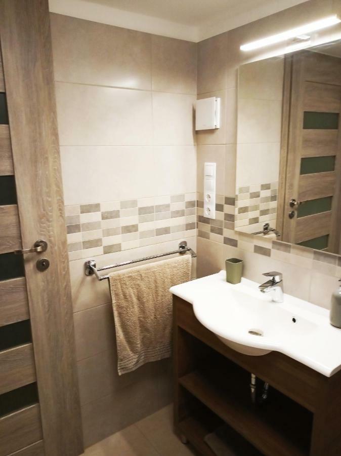 Valentina Apartman Apartment เอ็กเกอร์ ภายนอก รูปภาพ